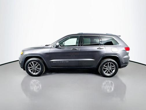 Granite Crystal Metallic Clearcoat 2019 Jeep Grand Cherokee Laredo