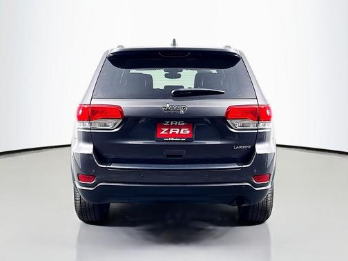 Granite Crystal Metallic Clearcoat 2019 Jeep Grand Cherokee Laredo