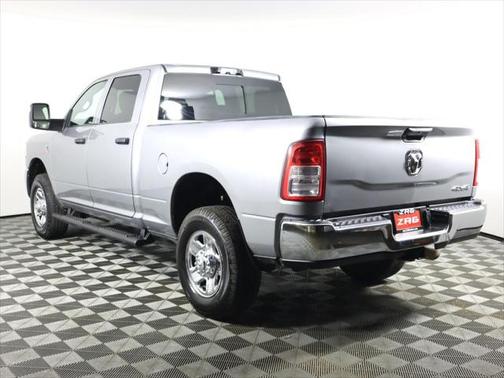 2023 RAM 3500 Tradesman Crew Cab 4x4 6'4' Box