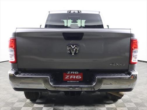 2023 RAM 3500 Tradesman Crew Cab 4x4 6'4' Box
