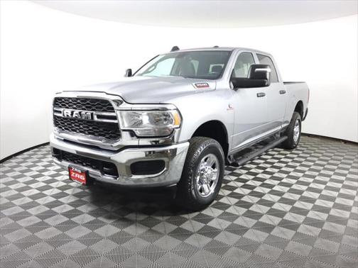 2023 RAM 3500 Tradesman Crew Cab 4x4 6'4' Box