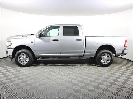 2023 RAM 3500 Tradesman Crew Cab 4x4 6'4' Box