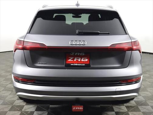 2019 Audi e-tron Premium Plus
