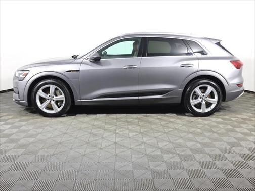 2019 Audi e-tron Premium Plus