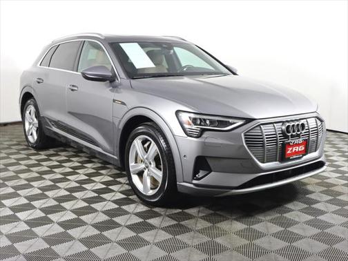 2019 Audi e-tron Premium Plus