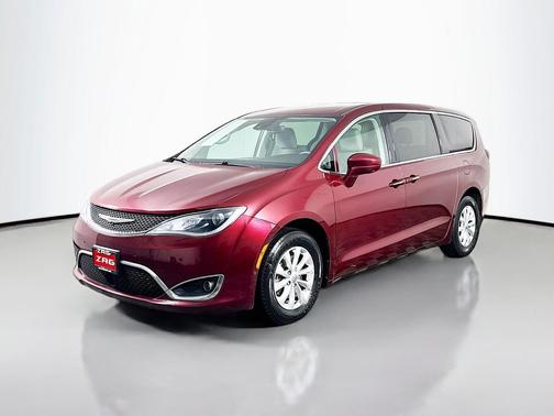 2020 Chrysler Pacifica Touring