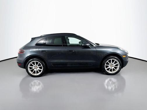 2017 Porsche Macan Base