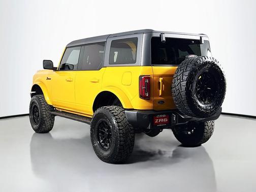 Cyber Orange Metallic Tricoat 2021 Ford Bronco Outer Banks
