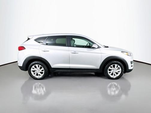 Molten Silver 2019 Hyundai TUCSON SE