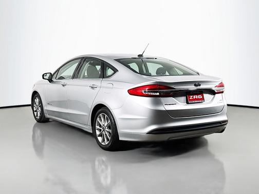 Ingot Silver 2017 Ford Fusion Hybrid SE