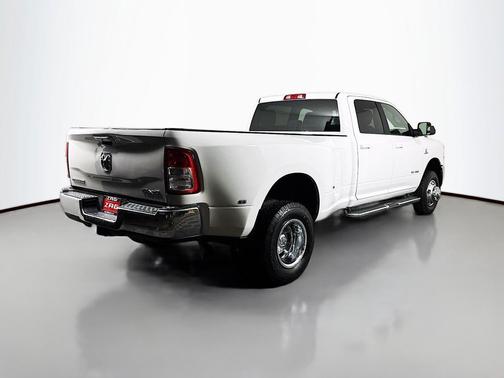 2021 RAM 3500 Big Horn Crew Cab 4x4 8' Box
