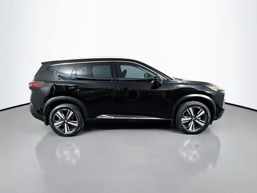 Super Black 2022 Nissan Rogue Platinum