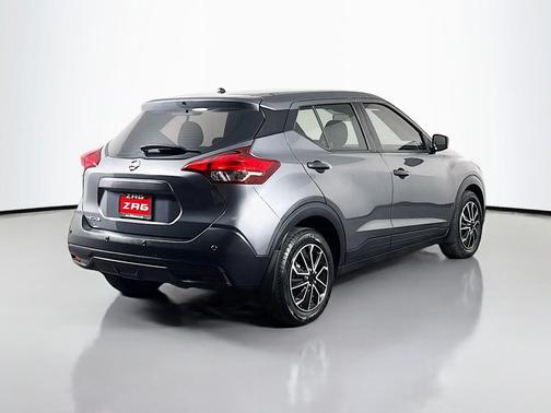 2020 Nissan Kicks S