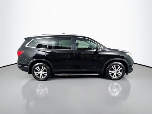 Crystal Black Pearl 2017 Honda Pilot EX-L