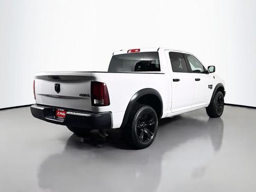 2024 RAM 1500 Classic Warlock Crew Cab 4x4 5'7' Box