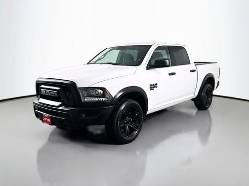 2024 RAM 1500 Classic Warlock Crew Cab 4x4 5'7' Box