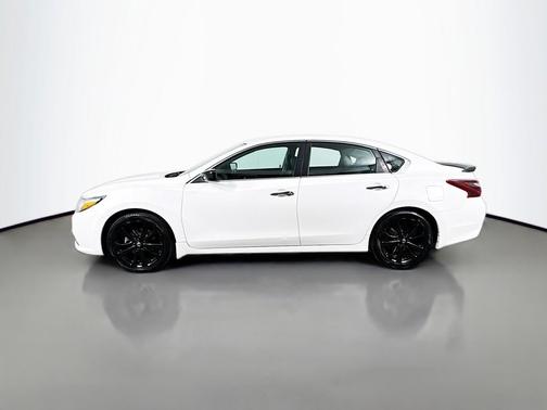 Pearl White 2018 Nissan Altima 2.5 SR