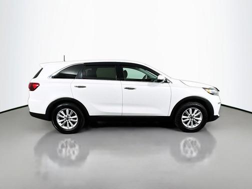 Snow White Pearl 2019 Kia Sorento LX