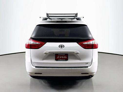 2015 Toyota Sienna LE