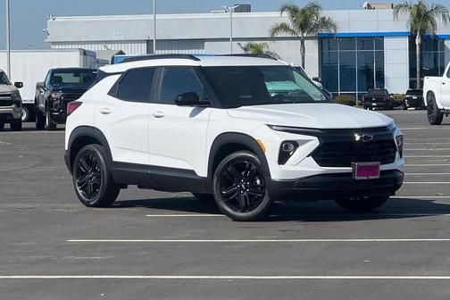 Summit White 2026 Chevrolet Trailblazer LT