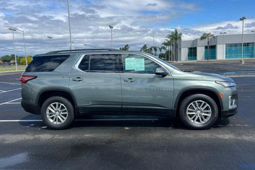 Silver Sage Metallic 2023 Chevrolet Traverse LT Cloth