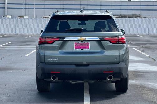 Silver Sage Metallic 2023 Chevrolet Traverse LT Cloth