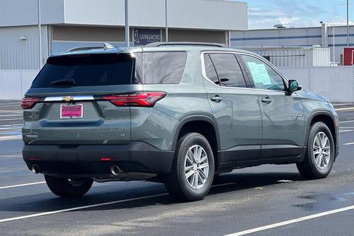 Silver Sage Metallic 2023 Chevrolet Traverse LT Cloth