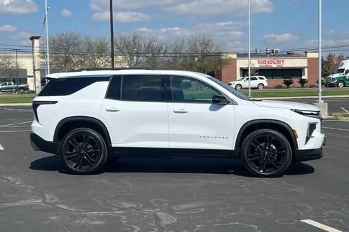 Summit White 2026 Chevrolet Traverse LT