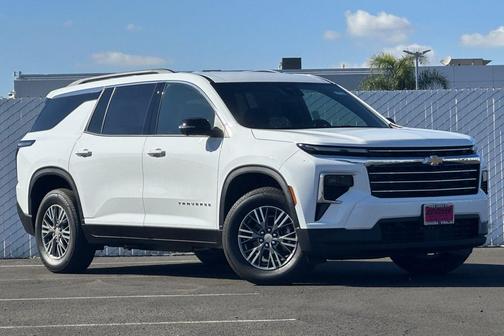 Summit White 2026 Chevrolet Traverse LT
