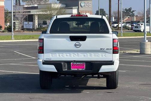 2024 Nissan Frontier SV