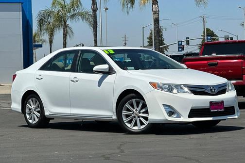 Super White 2013 Toyota Camry XLE