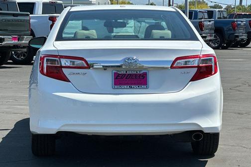 Super White 2013 Toyota Camry XLE