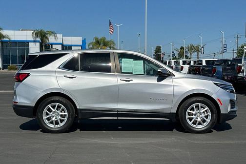 Silver Ice Metallic 2022 Chevrolet Equinox 1LT