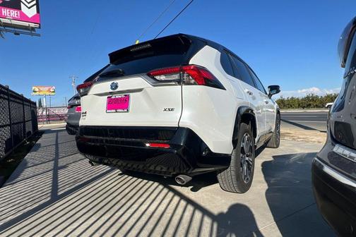 Wind Chill Pearl/Midnight Black Metallic 2023 Toyota RAV4 Prime XSE