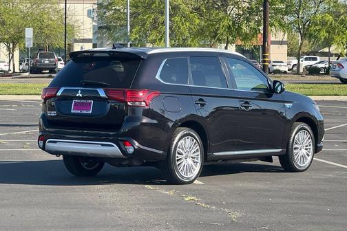 Black 2022 Mitsubishi Outlander PHEV GT