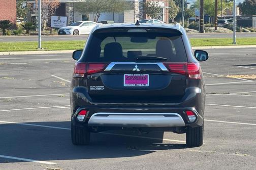 Black 2022 Mitsubishi Outlander PHEV GT