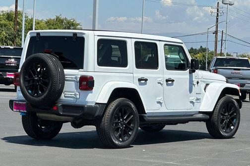 Bright White Clearcoat 2022 Jeep Wrangler Unlimited 4xe Sahara