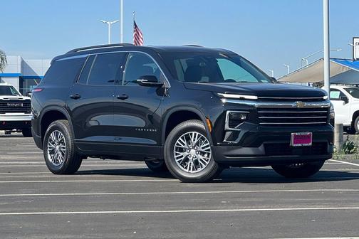 Mosaic Black Metallic 2026 Chevrolet Traverse LT