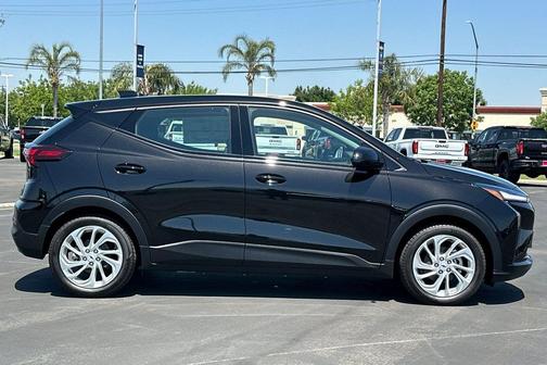 Mosaic Black Metallic 2027 Chevrolet Bolt LT FWD
