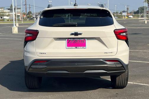 White Sands 2026 Chevrolet Trax FWD ACTIV