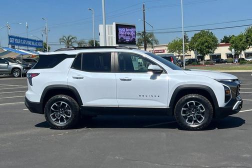 Polar White Tricoat 2026 Chevrolet Equinox AWD ACTIV