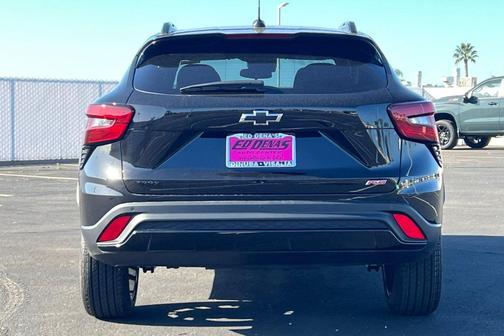 Mosaic Black Metallic 2026 Chevrolet Trax FWD 2RS