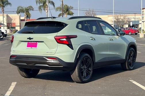 Cacti Green 2026 Chevrolet Trax FWD ACTIV