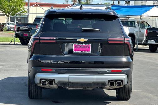 Mosaic Black Metallic 2025 Chevrolet Traverse LT
