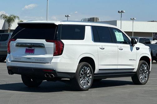 White Frost Tricoat 2023 GMC Yukon XL Denali Ultimate