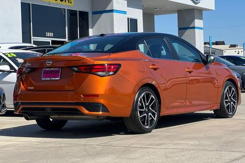 Orange Metallic/Super Blk 2025 Nissan Sentra SR