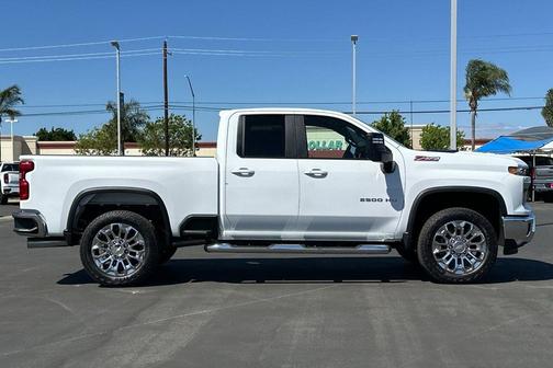 Summit White 2026 Chevrolet Silverado 2500 LT