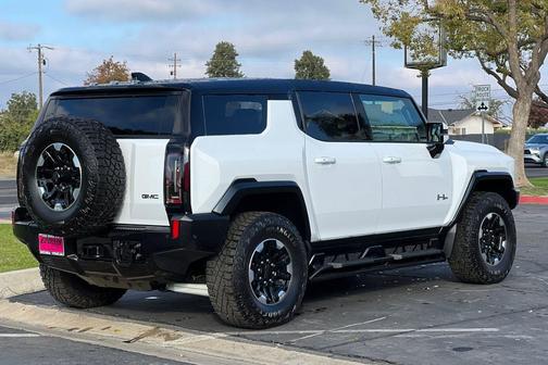 Interstellar White 2025 GMC HUMMER EV SUV 3X