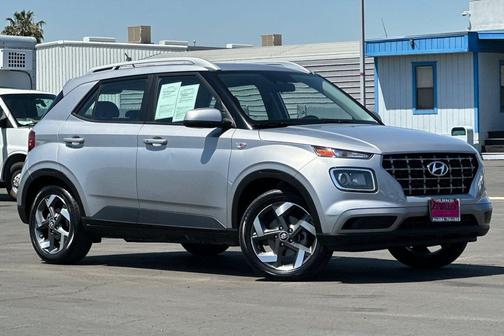 Shimmering Silver 2025 Hyundai VENUE SEL