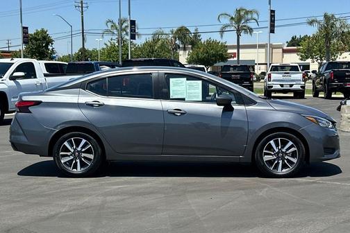 Gun Metallic 2025 Nissan Versa 1.6 SV